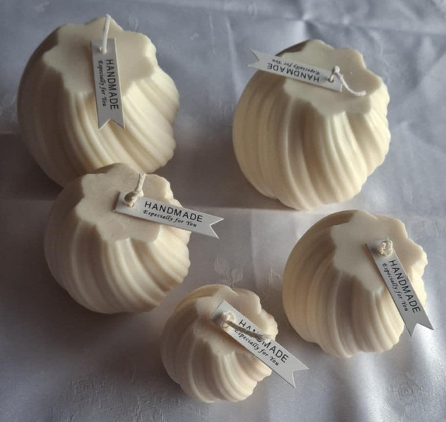 Håndlagde Riflede Dekorlys – Kremhvit Soyavoks